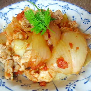 鶏肉と新玉ねぎのトマト蒸し煮